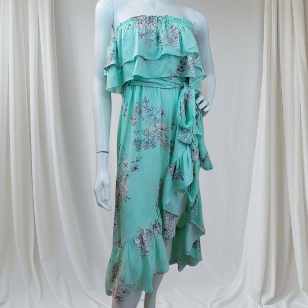 Elegant Floral Strapless Dress